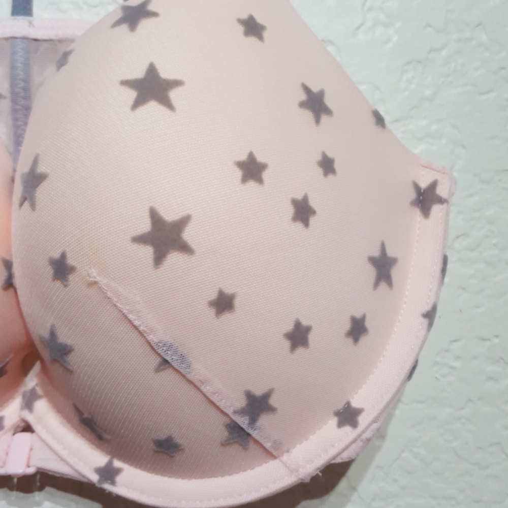 Victoria's secret star front close push up 34C - Picture 5 of 7